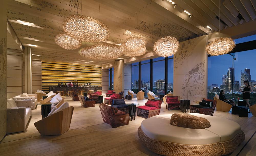 Free-flow Martinis at Mixo Bar 