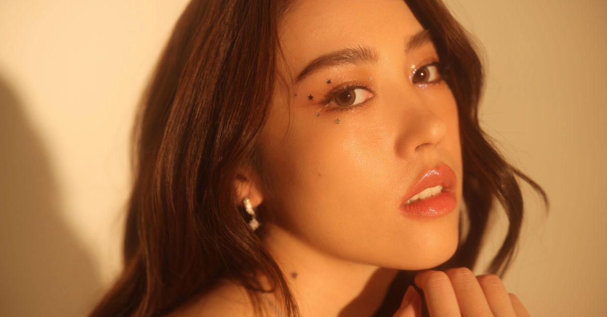 ชวนฟังซิงเกิลชื่อเก๋ 11:11 จากสาวเสียงสวย แปม อัญญ์ชิสา ที่บอกเล่าเรื่องราวของความรักที่ไกลเกินเอื้อมจนต้องอธิษฐาน