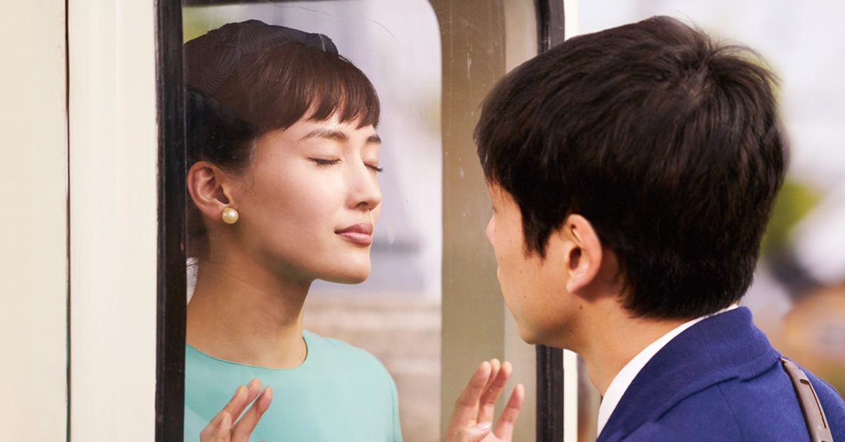 ดื่มด่ำไปกับประเด็นความรัก แต่สัมผัสกันไม่ได้ ในหนังญี่ปุ่นน่าดูอย่าง Tonight, At Romance Theatre
