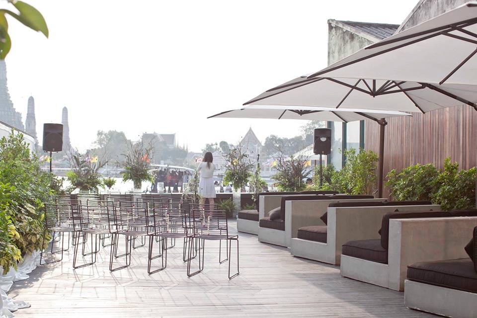 ฝึกร้อยพวงมาลัยต้อนรับวันแม่พร้อมกับวิวที่สวยที่สุดในกรุงเทพฯ