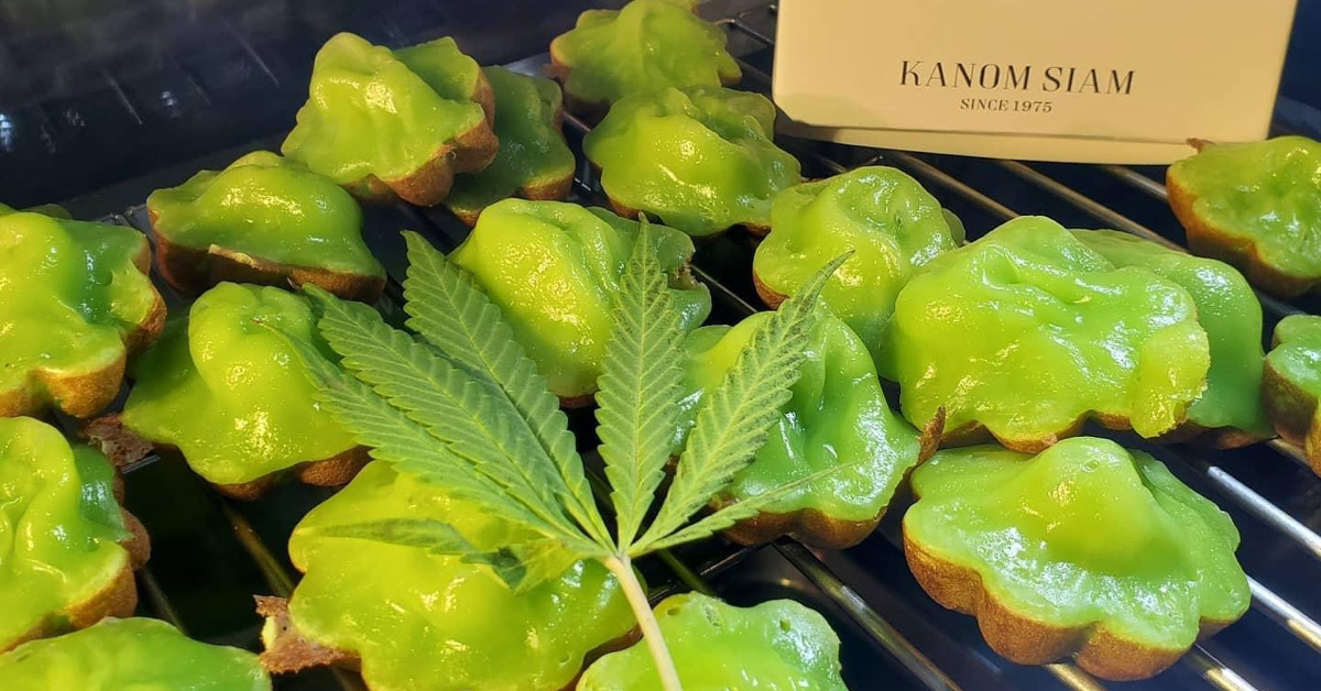 อร่อยล้ำล่องลอยไปกับ ‘ขนมครกใบเตยผสมกัญชา’ เมนูล่าสุดจาก ‘ขนมสยาม’