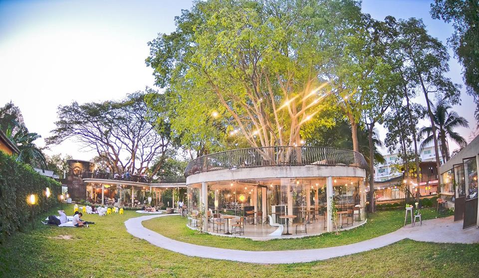 รวม 9 คาเฟ่และสถานที่น่าไปในบางแสน