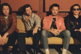 นอนตายตาหลับ! Arctic Monkeys คอนเฟิร์มมาไทยแน่นอน มี.ค. ปีหน้า