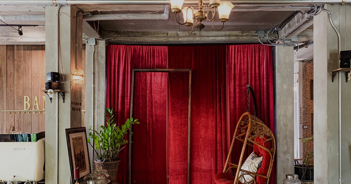 Banya Cafe บ้านของย่า ที่ตกแต่งด้วยของสะสมของหลาน และเติมความอบอุ่นด้วยเบเกอรี่ของแม่