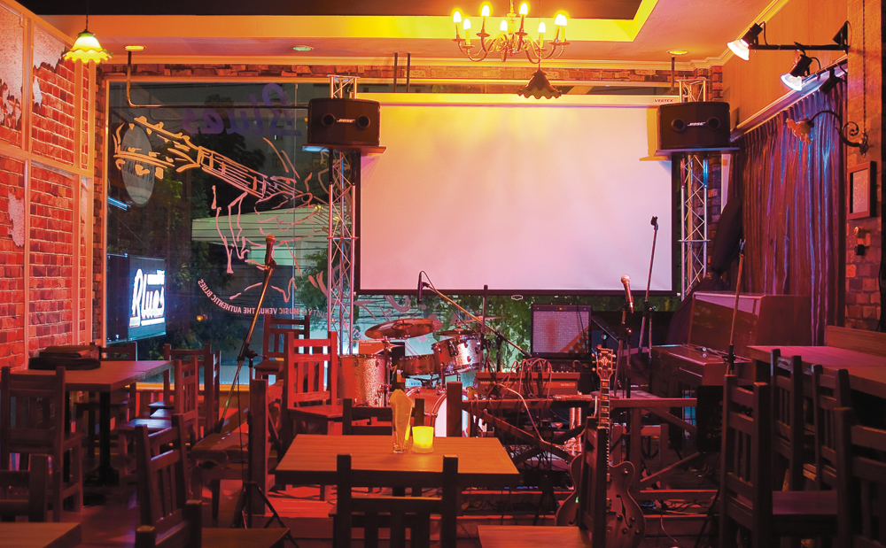 รวม 5 บาร์ที่ดีที่สุดสำหรับคนรักดนตรีบลูส์