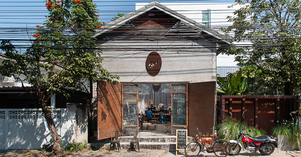 WBD Cafe โรงนากรุ่นกลิ่นกาแฟแห่งย่านสุขุมวิทที่ชวนเราออกไปตามหาดวงจันทร์กับกระต่ายและหมาป่า