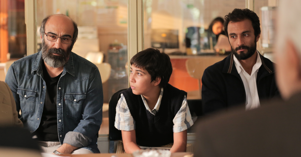 ชวนตั้งคำถามว่า ‘ทำดีได้ดี’ มีอยู่จริงมั้ย และเท่าไหร่ มากแค่ไหน ถึงเรียกว่า ‘ดี’ กับหนัง A Hero ผลงานล่าสุดของผู้กำกับมือรางวัล อัสการ์ ฟาร์ฮาดี