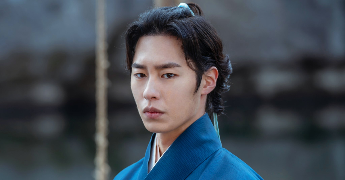 เมื่อนักฆ่าในตำนานต้องกลายมาเป็นอาจารย์แบบไม่เต็มใจ เรื่องมันก็จะวุ่นวายประมาณนี้: ชวนดูซีรีส์แอ็กชันแฟนตาซี Alchemy of Souls ที่เล่าเรื่องราวของเหล่าผู้ใช้เวทมนตร์ได้สนุกเกินคาด