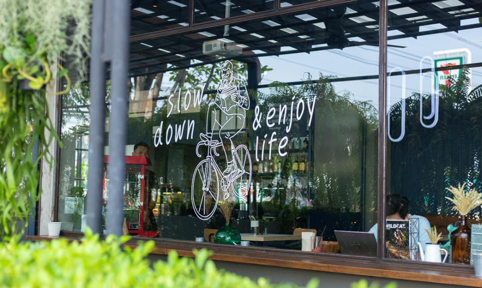 All Six To Twelve x En/r/oute ไลฟ์สไตล์คาเฟ่แห่งใหม่ จุดแวะพักสำหรับนักปั่นโซน Skylane