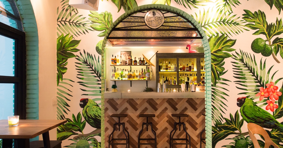 6 พิกัดทรอปิคอลบาร์ อะโลฮ่าได้แบบไม่ต้องไปทะเล