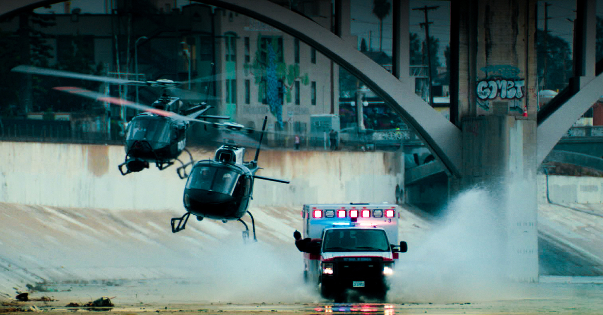 ดริฟต์รถพยาบาลสไตล์ ไมเคิล เบย์ ไปกับหนังปล้นสุดระทึก Ambulance ที่จัดหนักจัดเต็มจนคนดูหายใจไม่ทั่วท้อง