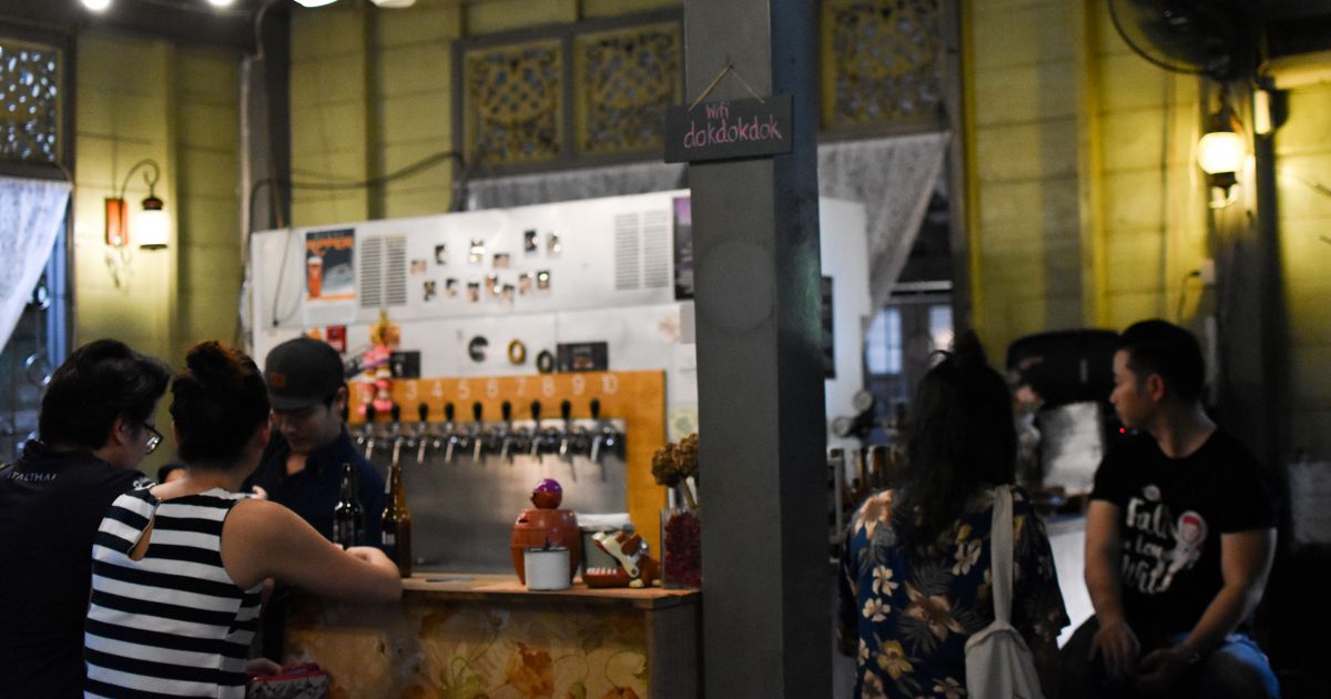 บ้านดอกแก้ว ร้านคราฟต์เบียร์สุดขลังที่เจ้าของยืนยันว่าไม่มีผี