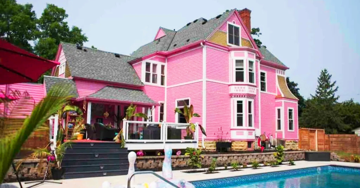 C’mon Barbie, Let’s Go Party! เปิดวาร์ปที่พักสีชมพูในอเมริกา ที่เหมือนจะพาผู้เข้าพักไปสัมผัสความเป็น Barbie ด้วยตัวเอง