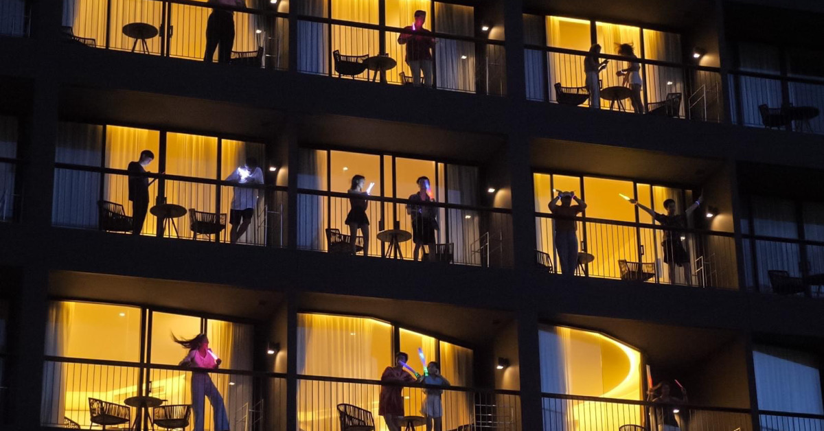 Hotel Fest เทศกาลดนตรีริมระเบียงโรงแรมที่ชวนเราไปจอยกับดนตรีและศิลปินแบบรักษาระยะห่าง 