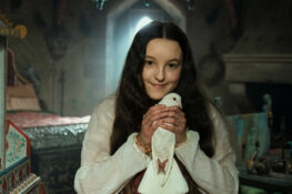 เกิดเป็นหญิง แท้จริงแสนลำบาก: ชวนดู Catherine Called Birdy หนังพีเรียดเบาหัวใจที่ว่าด้วยปฏิบัติการหาเจ้าบ่าวให้ท่านหญิงตัวแสบ