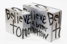 Comme des Garçons Aoyama ปล่อยไอเทมเอ็กซคลูซีฟ ‘กล่องโลหะ Believe in a better tomorrow’