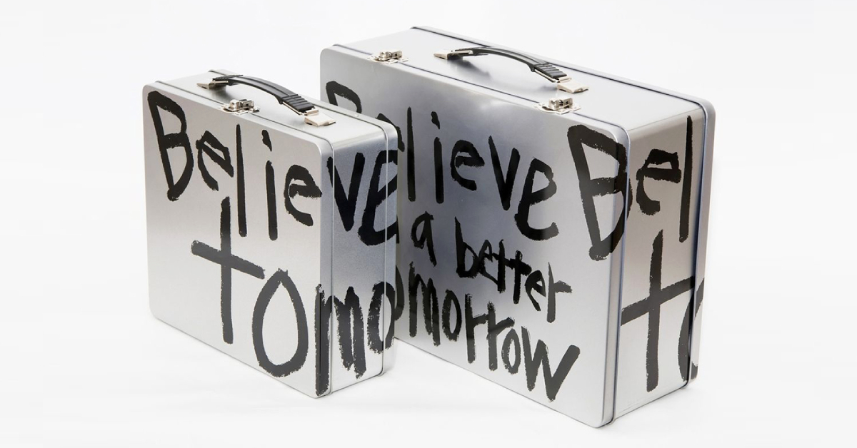 Comme des Garçons Aoyama ปล่อยไอเทมเอ็กซคลูซีฟ ‘กล่องโลหะ Believe in a better tomorrow’