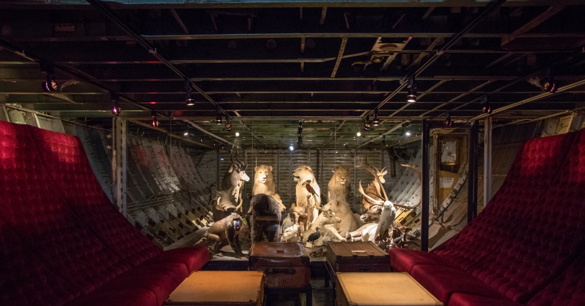 พาทัวร์ยาน NA-OH พิพิธภัณฑ์สัตว์สตาฟบนซากเครื่องบินกลางช่างชุ่ย !