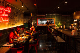 Chim Ramen and Diner ร้านราเมนในคราบอิซากายะ ที่เชฟแฮปปี้กับการทดลองรสชาติใหม่ ๆ