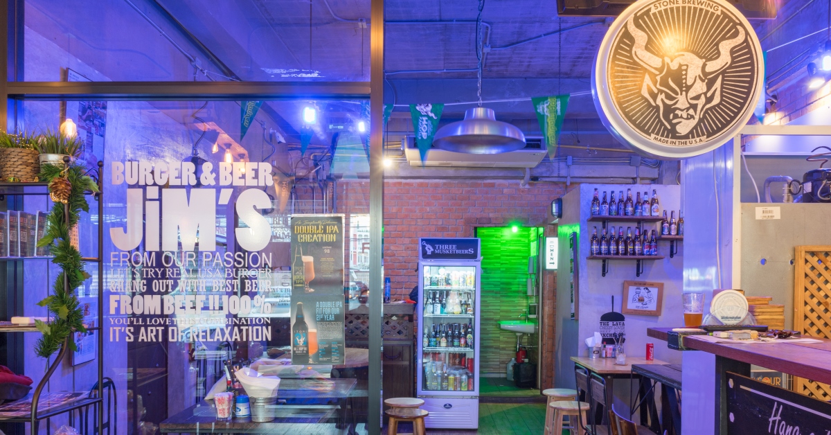Jim’s Burger x Stone Bar บาร์ที่ยืนยันว่าเบอร์เกอร์ต้องกินคู่กับเบียร์ Stone เท่านั้น !
