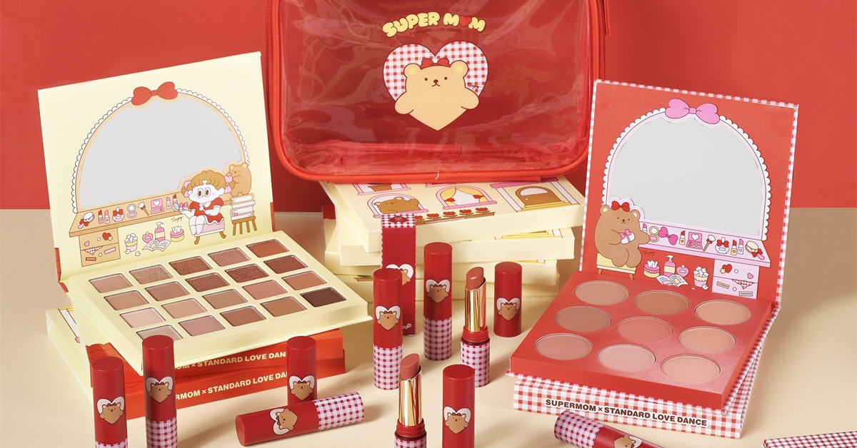 ส่อง Supermom x Standard Love Dance คอลเลกชันที่เติมความคิวต์ด้วยลายเส้นนักวาดเกาหลีสุดกุมใจ