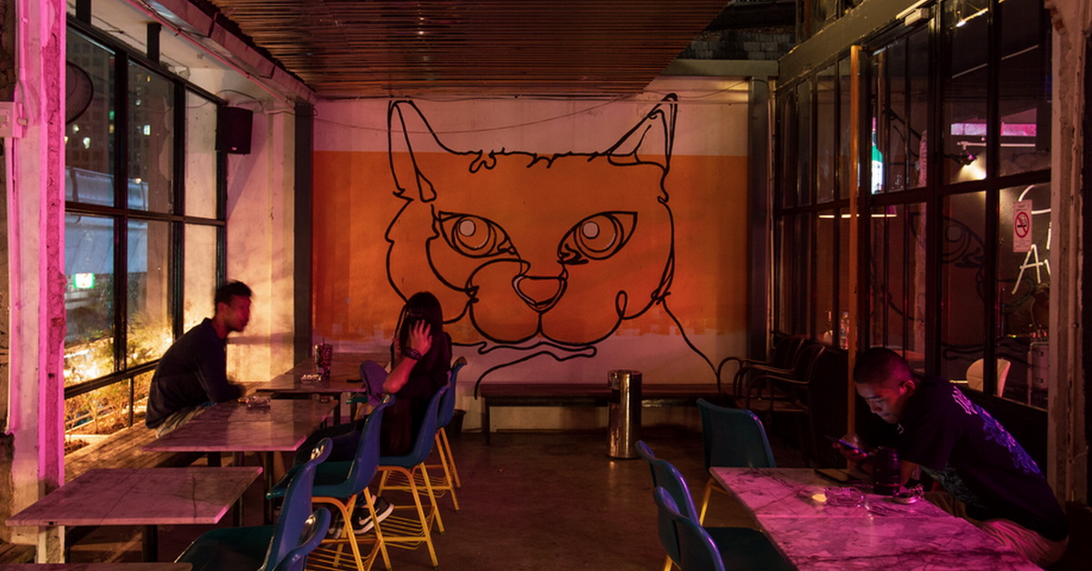 Cat’s Away: รูฟท็อปบาร์ใหม่เอี่ยมที่มาพร้อมวิวฟิน ๆ ของย่านสะพานควายบนรังแมวขนาดยักษ์