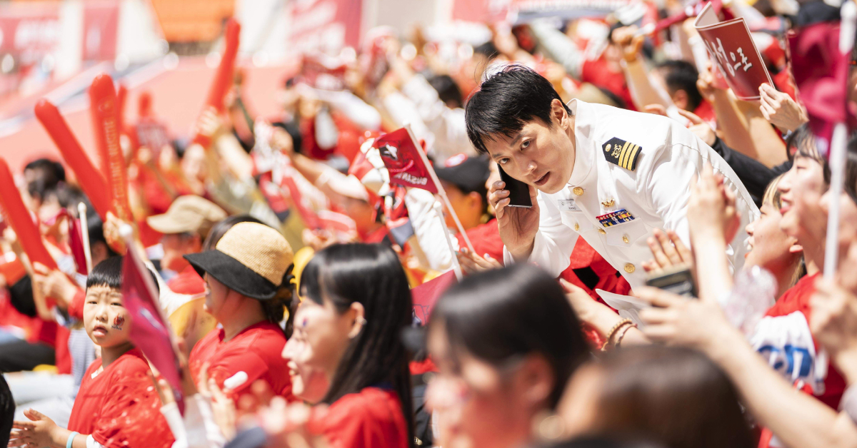 ดูบอลได้ แต่ห้ามเสียงดัง! ชวนดูหนังก่อการร้ายครบรสความบันเทิง Decibel ที่รวมเหตุระเบิด อุบัติเหตุทางทหาร และความหมกเม็ดของกองทัพ เข้ากันได้อย่างกลมกล่อม