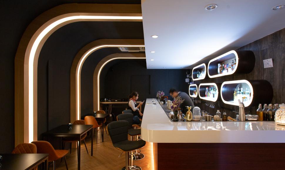 Distilt สปีกอีซี่บาร์น้องใหม่บนเส้นราชพฤกษ์ จากฝีมือเชฟอาหารคาวในร่างมิกซ์โซโลจิสต์