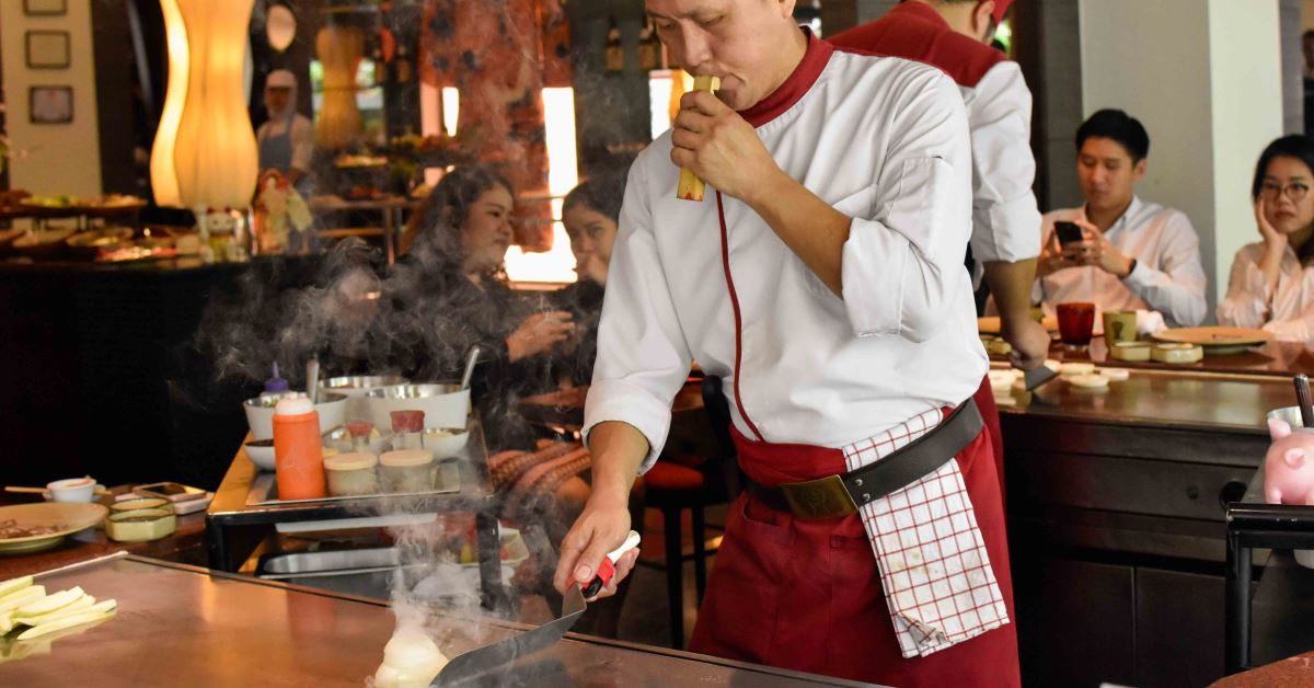 ครั้งแรกของไลน์บุฟเฟต์จาก Benihana ที่ตลก สนุก และอิ่มที่สุด