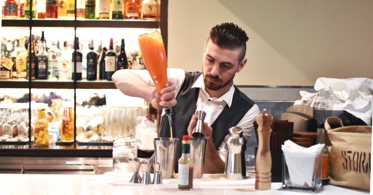 ใช้วันเสาร์ของเราให้คุ้มค่า ด้วยอาหารฝรั่งเศสสไตล์โพรวองซ์ แซกโซโฟนสวิงแจ๊ส และ Free Flow Mimosa