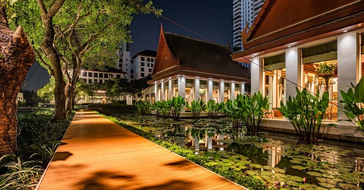 เปิดศาลาเรือนไทยเข้าไปดื่มด่ำกับอาหารไทยสุดหรูจาก Celadon ที่กลับมาเปิดอีกครั้งกลางโรงแรม The Sukhothai