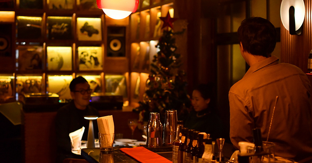 บุกบ้านบาร์ค็อกเทลของนักสะสมอย่าง Bar Marco ที่เครื่องดื่มปังเหมือนเดิม เพิ่มเติมคือเมนูอาหารอิ่มจุกเซตใหม่