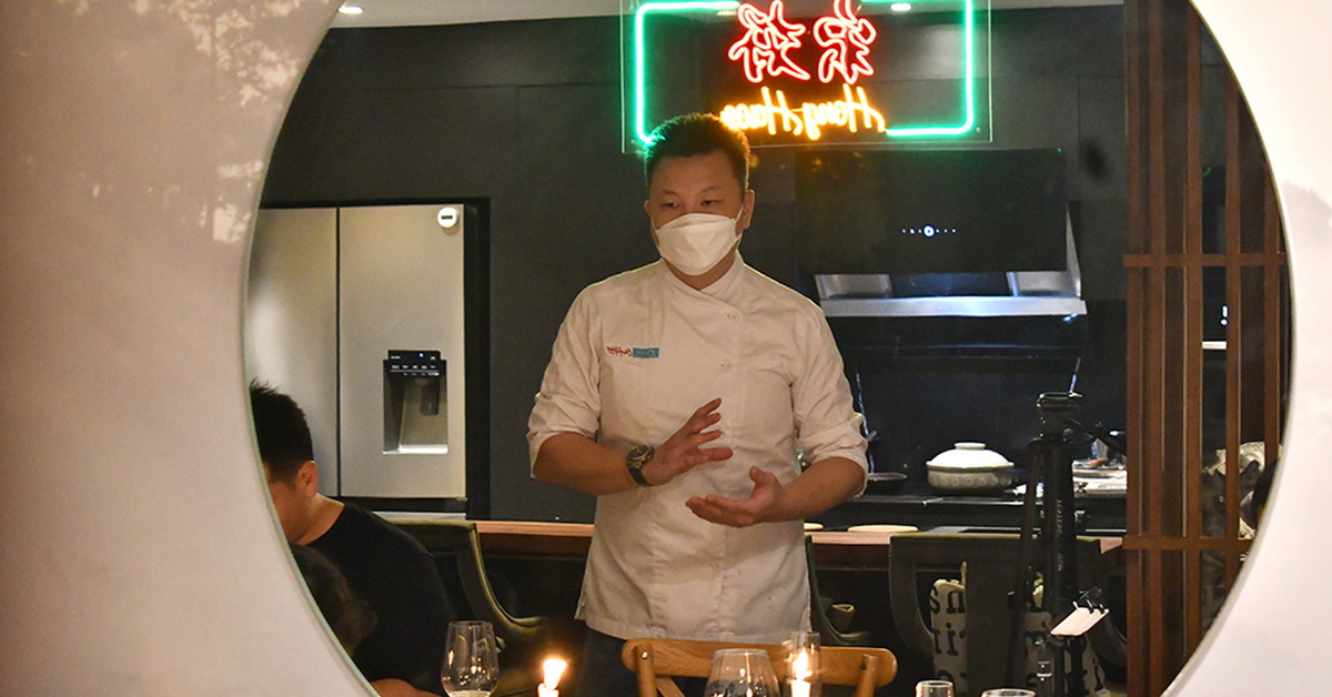 ชวนรวมแก๊งไปกินข้าวบ้านเชฟกระทะเหล็กที่ Hong Haos เชฟส์เทเบิลส่วนตัวในบ้านเชฟกิ๊ก-กมล