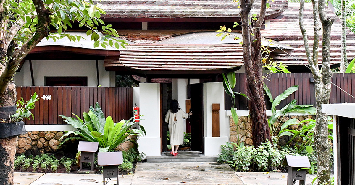 ปิกนิกริมหาด ชิมอาหารใต้สูตรเชฟมิชลิน และหลับใหลในวิลล่า 5 ดาวที่ ‘เดอะทับแขก กระบี่’