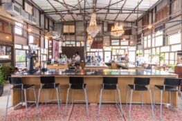 ชวนกินอาหารหลากต้นกำเนิดที่ One Ounce at Chang Chui