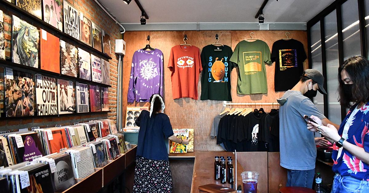 Dust On Wax BKK ร้านแผ่นเสียงลับประจำย่านอารีย์ กับซีเลกชันสายลึกสำหรับนักสะสม