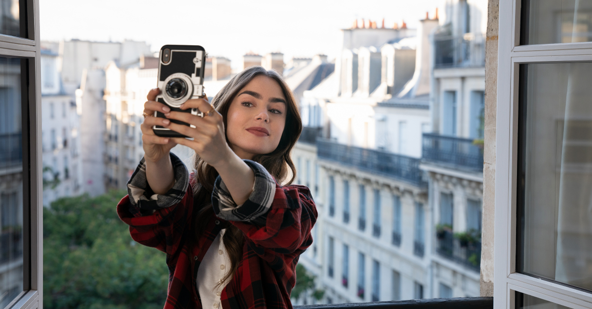 ชุดสวย วิวดี ผู้ชายมีใจ: ไปสวมรอยเป็นนางเอก Emily in Paris ซีรีส์ที่ใคร ๆ ก็พูดถึง