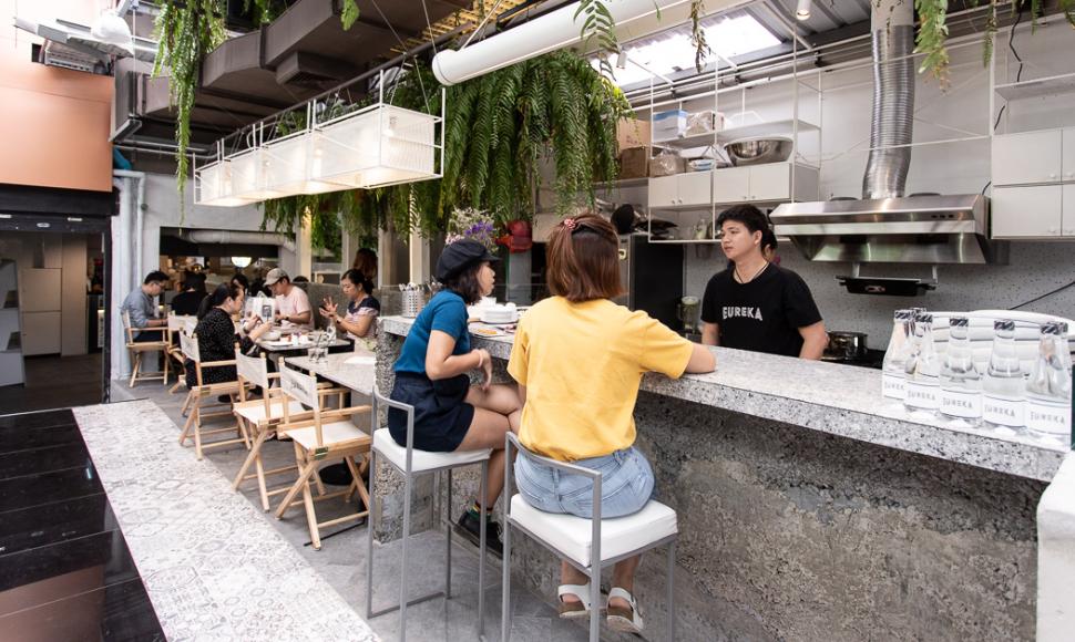 เที่ยงนี้กินอะไร? ลองคอมฟอร์ตฟู้ดง่าย ๆ และเมนูเครื่องดื่มใหม่ที่ Eureka Kitchen บีทีเอสช่องนนทรี