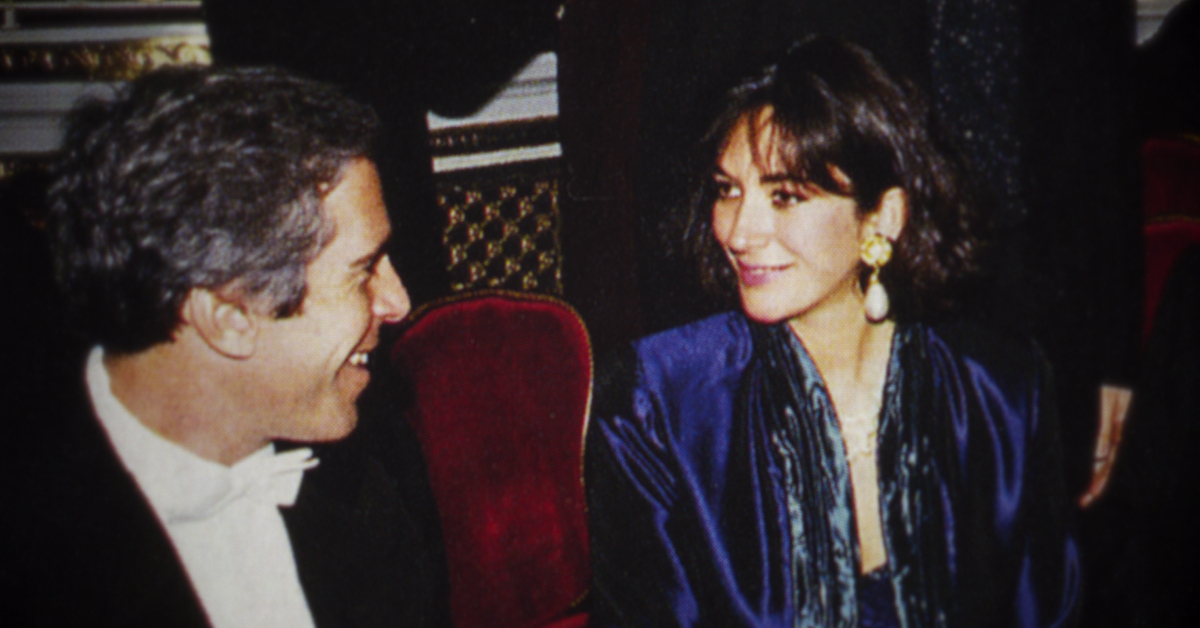 ล้วงลึกตัวตนของ ‘ผู้หญิงที่ล่าผู้หญิง’ ให้อาชญากรทางเพศ ในสารคดี Ghislaine Maxwell: Filthy Rich ที่บอกเล่าเส้นทางชีวิตของ กิเลน แม็กซเวล