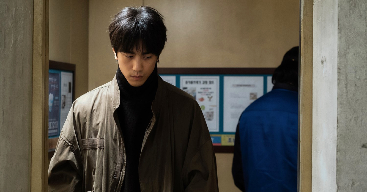 ท้าทายทุกเรื่องหลอนประจำคอนโดไปกับนักวาดเว็บตูนใจกล้าในหนัง Ghost Mansion ที่ที่คนเป็นจะย้ายเข้า แต่คนตายไม่ยอมย้ายออก