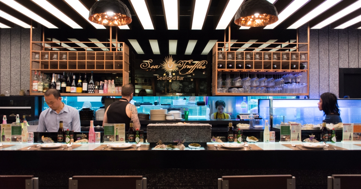 ละลานตากับอูนิและสารพัดซีฟู้ดที่ Sea Truffles Seafood Bar