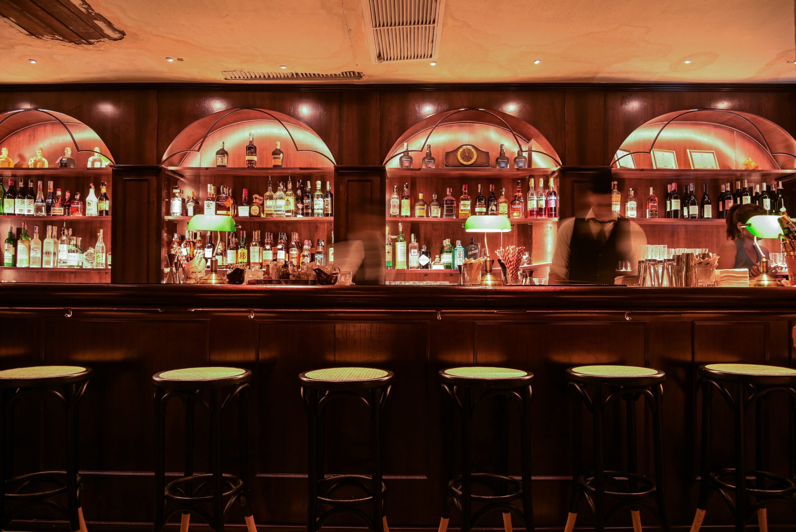 5 บาร์ดีไซน์สวยในกรุงเทพฯ ที่ต้องไปลองในช่วง Negroni Week นี้ (6-12 มิ.ย. 59)