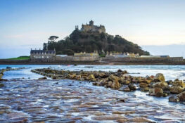 อังกฤษ สเปน โปรตุเกส: ตามรอยซีรีส์ House of the Dragon ผ่าน 4 สถานที่ถ่ายทำ ที่สามารถเข้าพักและสัมผัสบรรยากาศแบบ ‘เวสเทอรอส’ ได้แบบเต็มอิ่ม