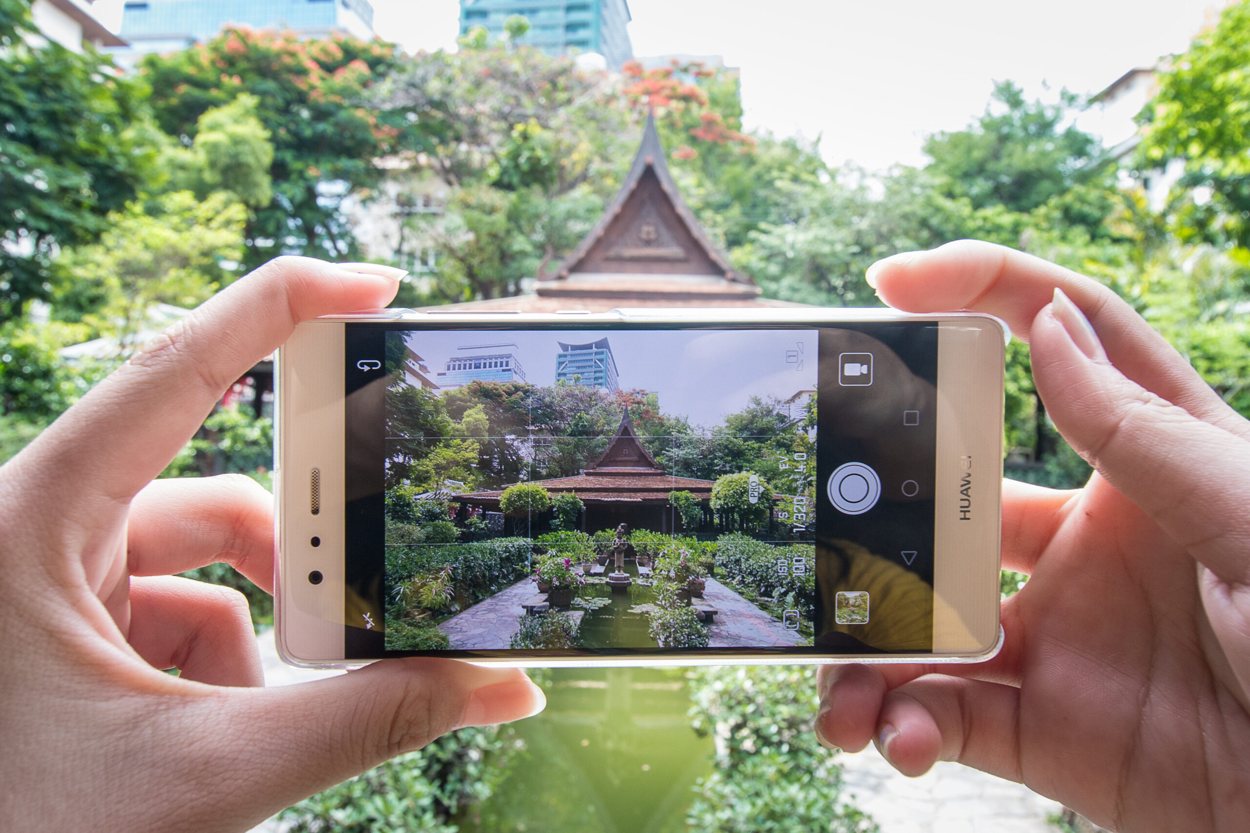 เช้าจรดเย็น: หนึ่งวันเต็มในช่องนนทรี