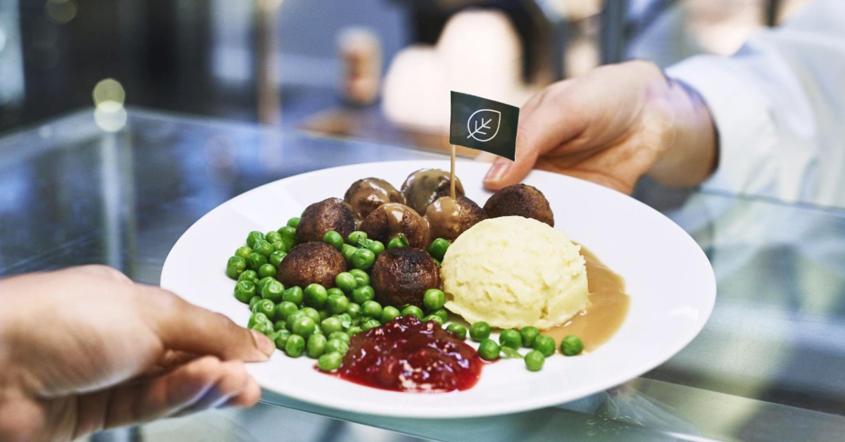 IKEA ปรับสูตร ‘มีตบอล’ เป็นแบบไร้เนื้อสัตว์ ลดฟุตพรินต์ เพิ่มความยั่งยืน รักษ์โลกยิ่งกว่าเดิม