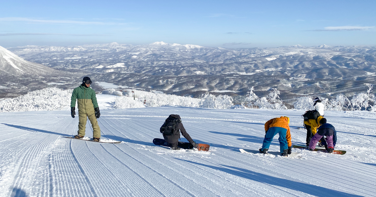 เล่นสโนว์บอร์ดท่ามกลางหิมะสุดท้ายปลายฤดูที่ฮอกไกโด ณ รีสอร์ตที่คนไทยยังไม่ค่อยรู้จัก