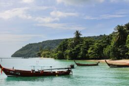 “เกาะโหลน” ความสงบที่ซ่อนตัวอยู่ในภูเก็ต