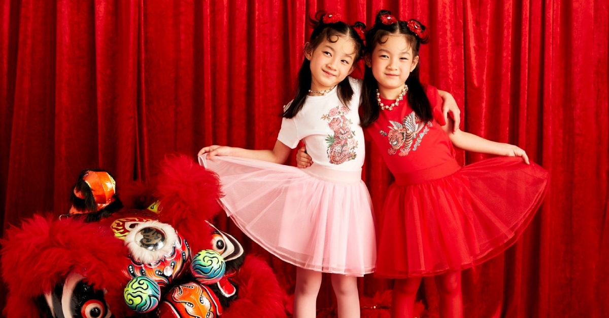 Jaspal x Yoon Phannapast ปล่อยไอเทมแฟชั่นปีเสือทอง ให้ทุกคนได้ใส่ดึงดูดความเฮง ความปัง รับตรุษจีน