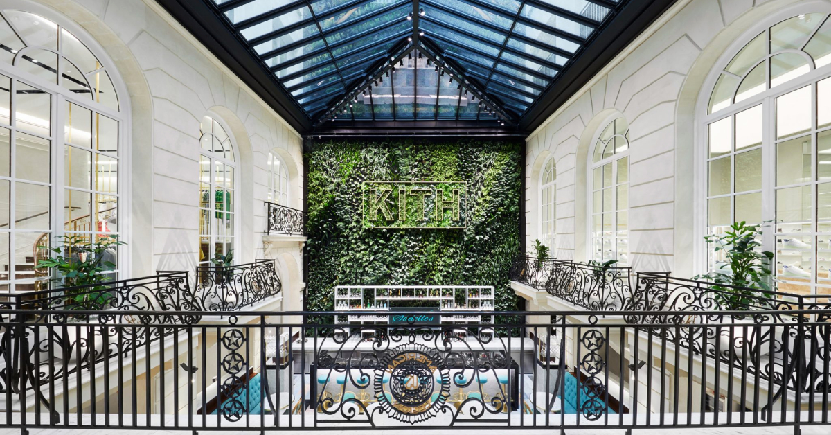 Kith x Snarkitecture การแท็กทีมเพื่อแฟล็กชิปอลังการกลางยุโรป พร้อมแชนเดอเลียร์ Nike Air Max สุดยูนีก