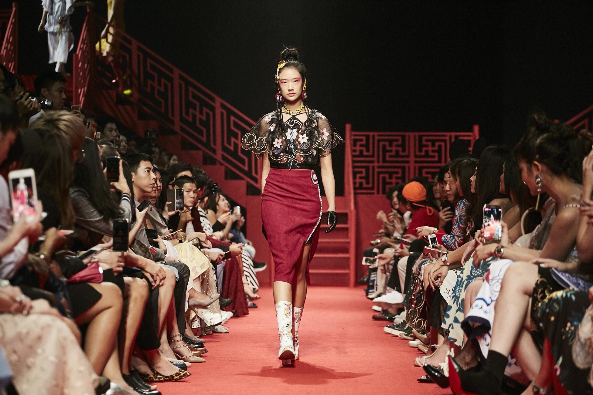 5 เทรนด์ล่าสุดจากไทยดีไซเนอร์ที่เราเห็นแล้วอยากใส่ไปเที่ยวตามสถานที่เหล่านี้